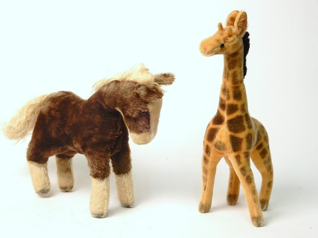 Steiff pony and giraffe (1 of 3)