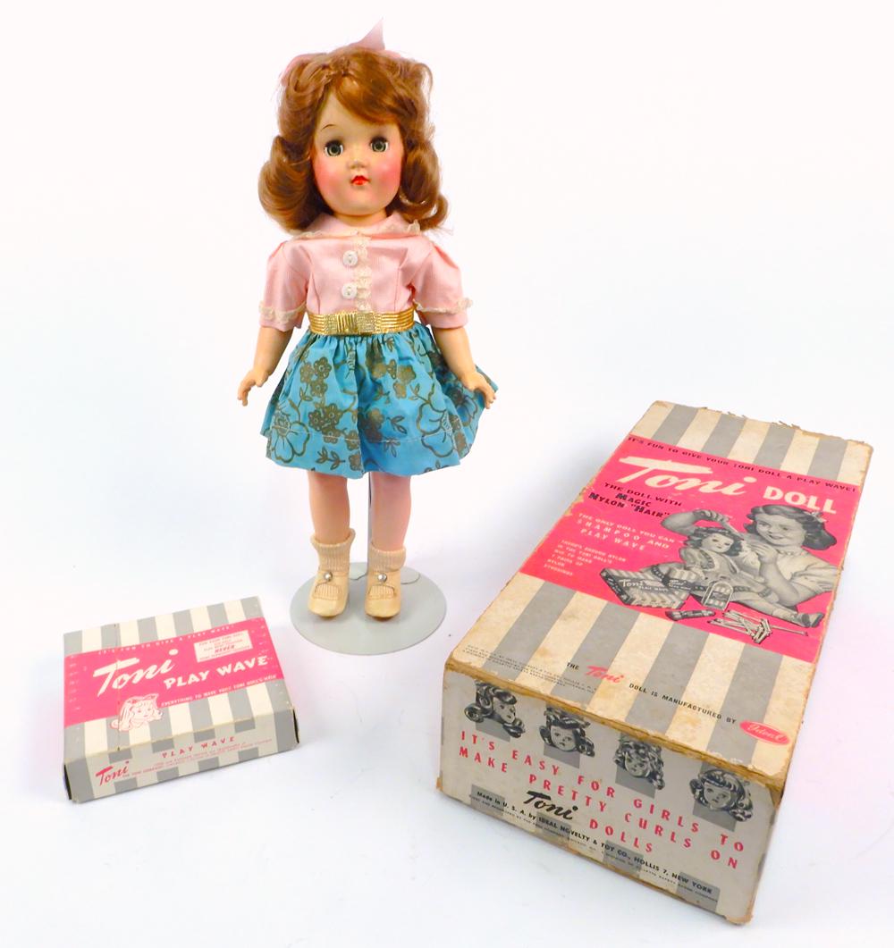 Ideal Toni in original complete outfit with box (1 of 5)