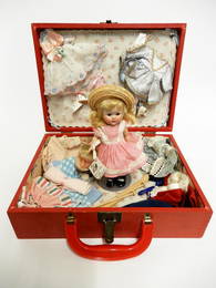 Vogue Ginny near mint 1952 Rich Uncle special trunk set