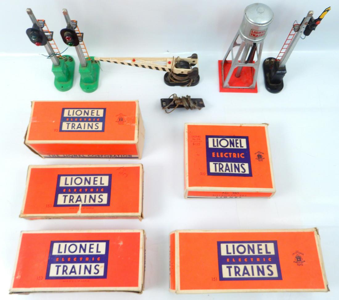Lionel O Gauge Post War Train Accessories.