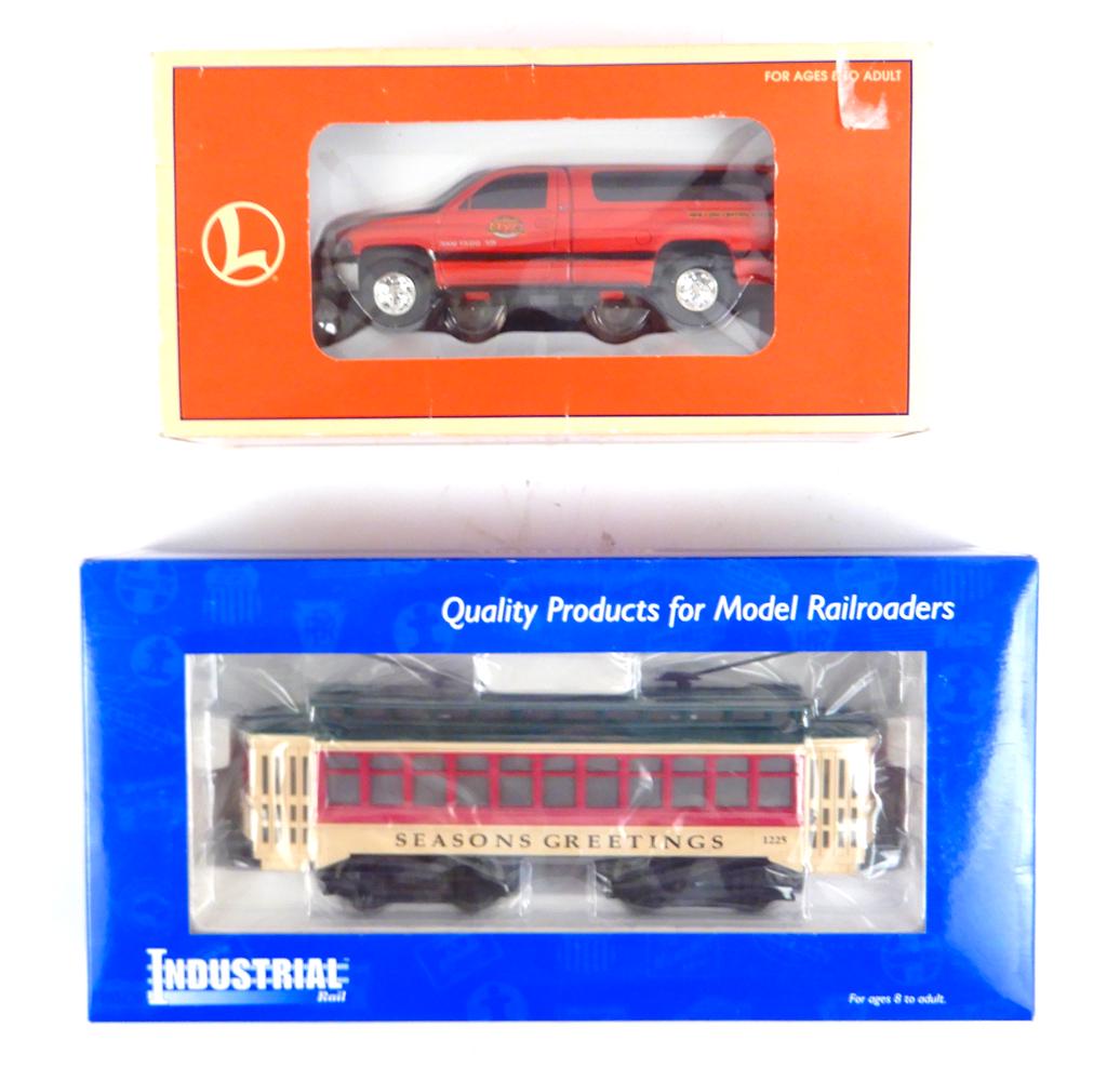 Modern era O gauge motorized units in original boxes (1 of 1)