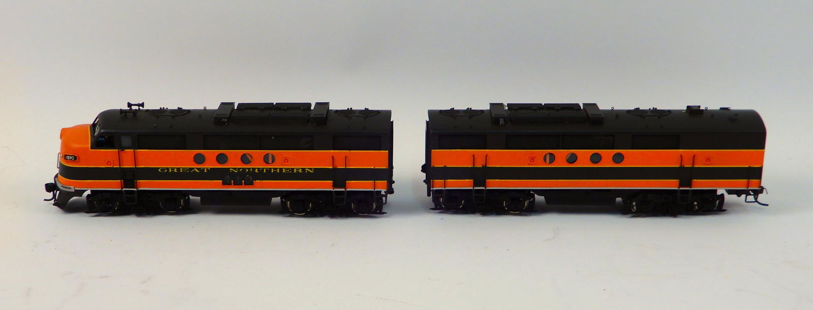 1970's HO brass Hallmark Models dual powered A & B unit (1 of 2)