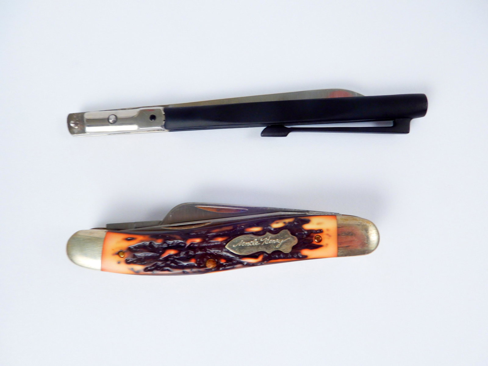 Schrade Uncle Henry knife and a pen knife: Schrade Uncle Henry knife and a pen knife, Schrade Uncle Henry 897UH Premium Stockman knife