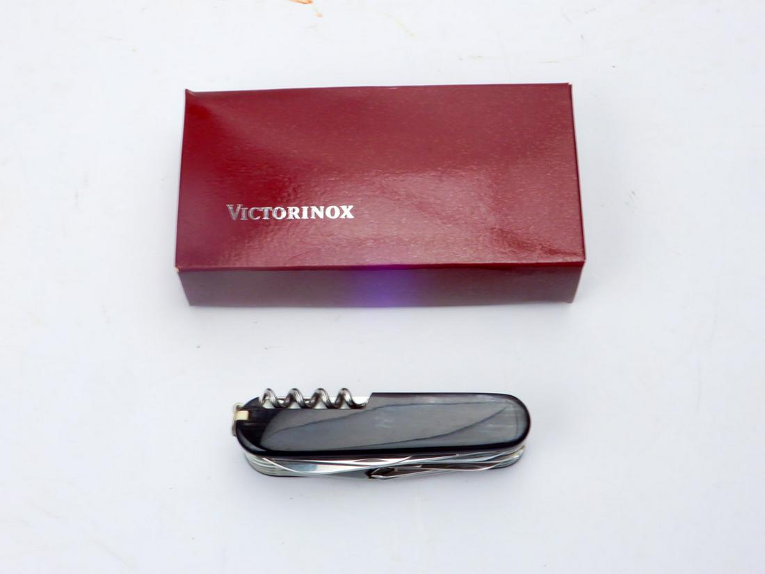 Victorinox Hoffritz Swiss Army knife: Victorinox Hoffritz Swiss Army knife in box