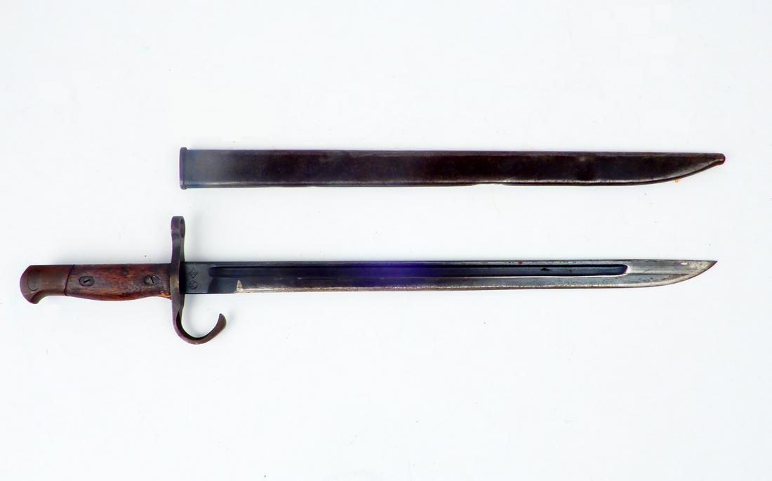 WWII Japanese bayonet: WWII Japanese bayonet, Tokyo, with scabbard, blade 15 1/2", overall 20"