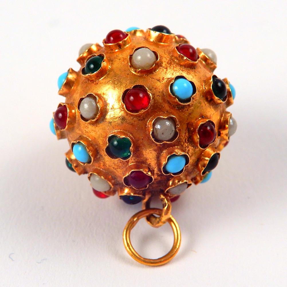 18k gold jeweled pendant (1 of 1)