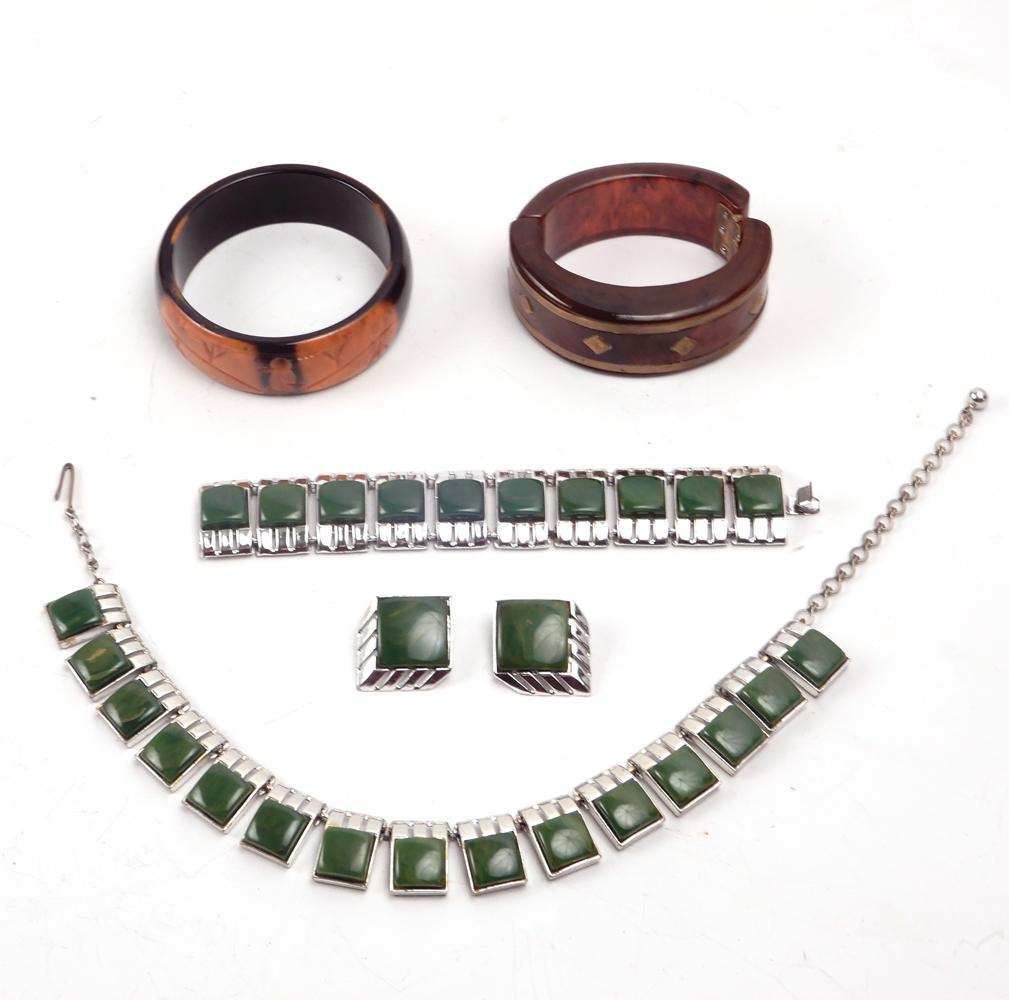 Bakelite jewelry grouping (1 of 1)