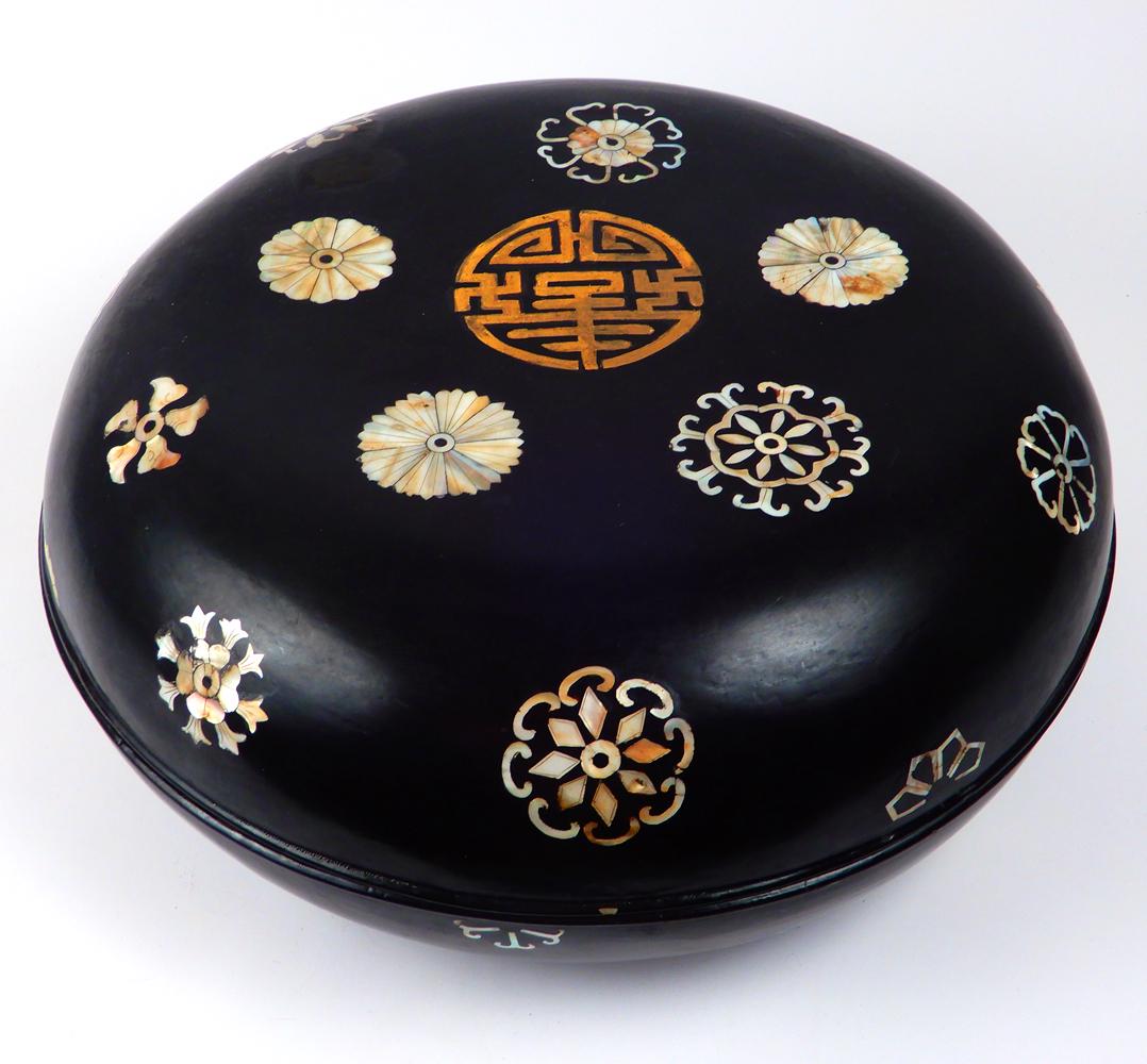 Chinese black lacquer and mother of pearl inlay box (1 of 1)