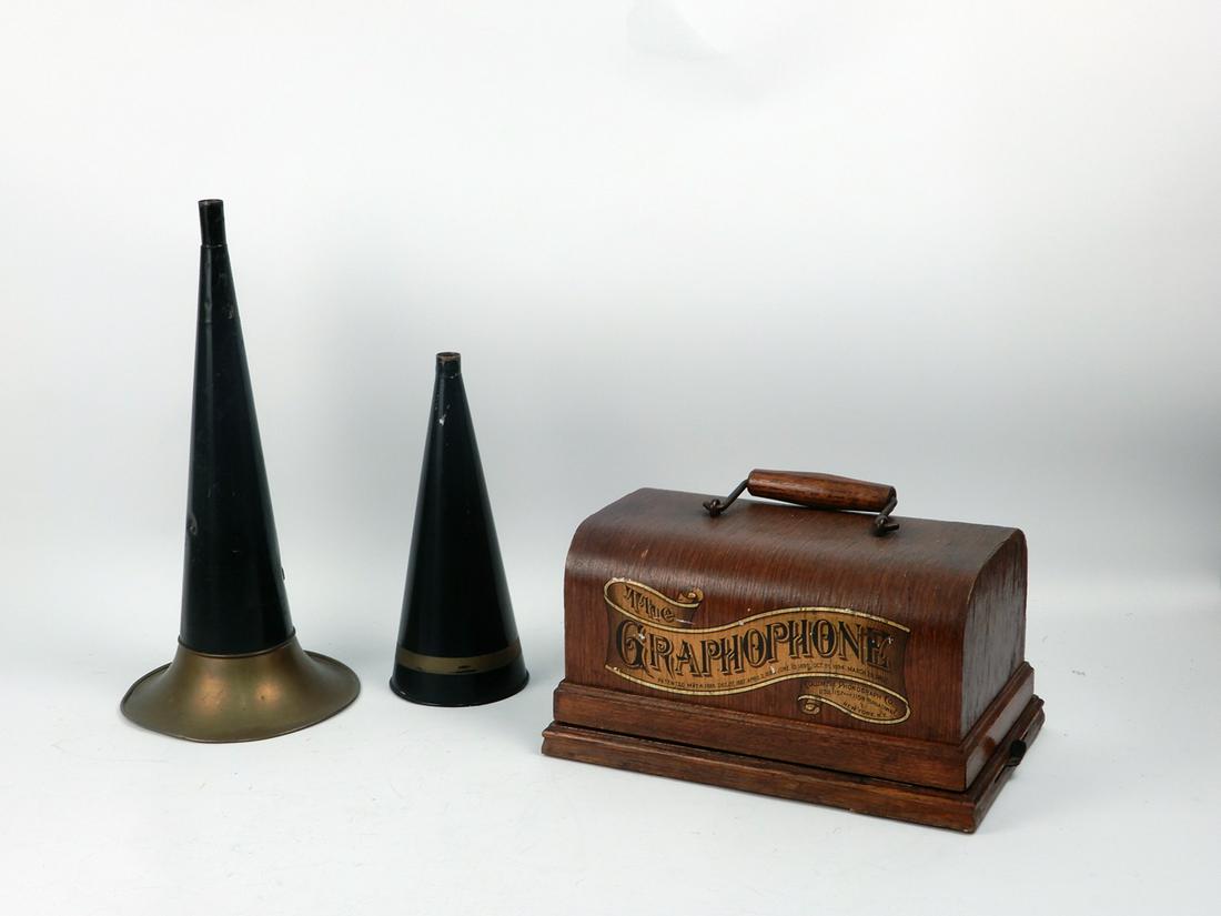 Columbia Type B Graphaphone cylinder phonograph (1 of 2)