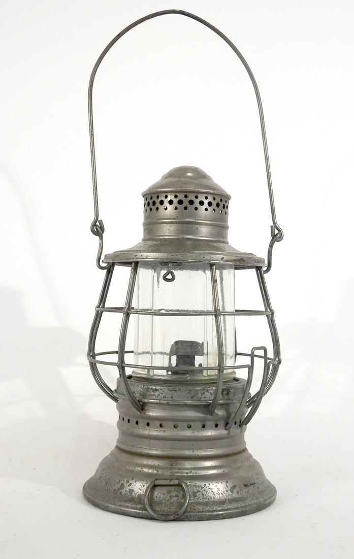 Dietz U.S. Navy deck lantern (1 of 2)
