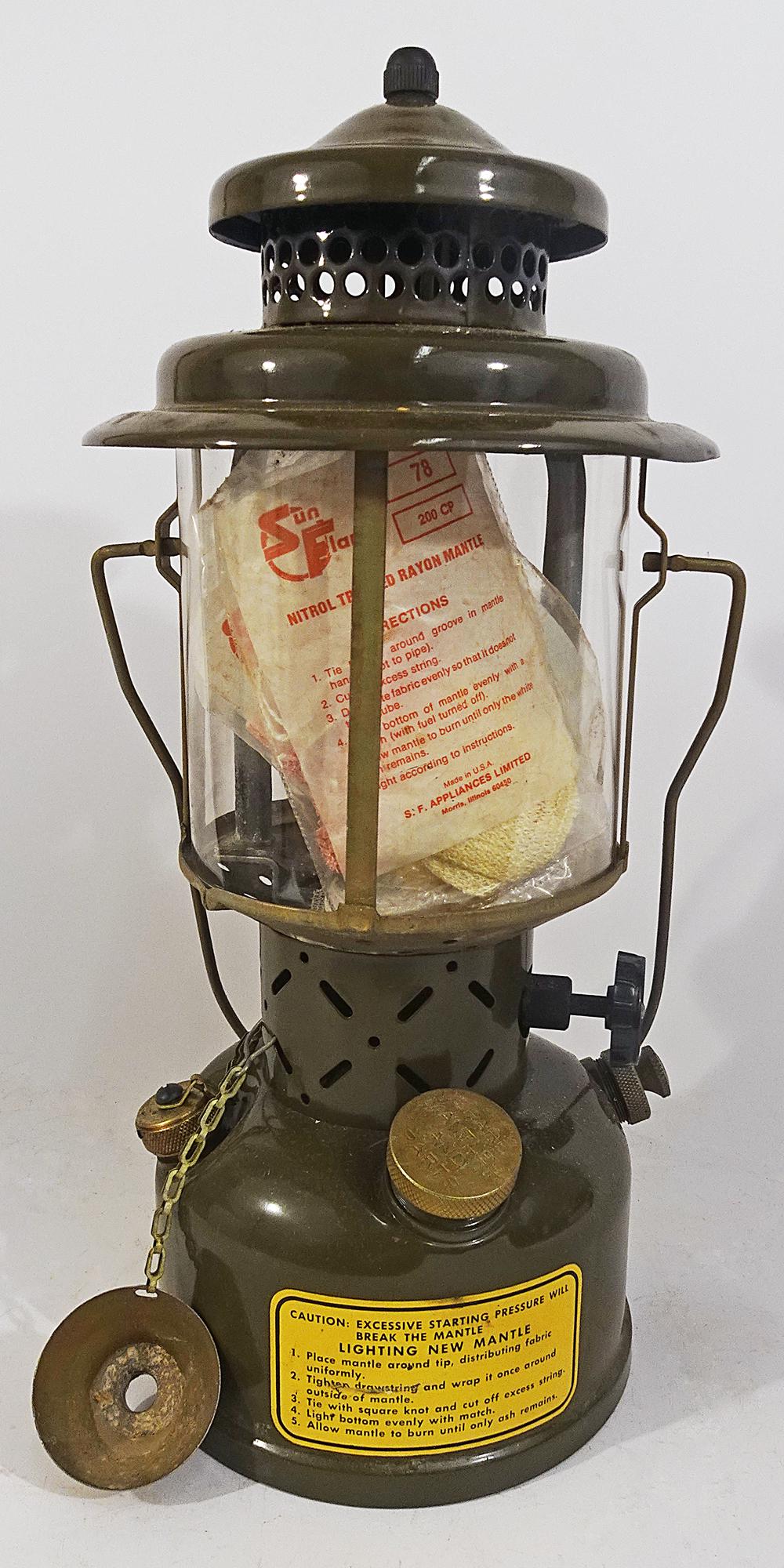 Coleman 252A U.S. Military lantern w/box (1 of 2)