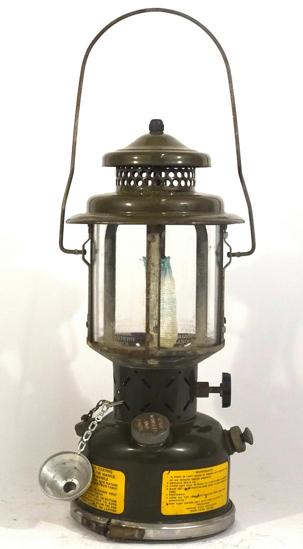 Coleman 228D U.S. Military lantern (1 of 1)