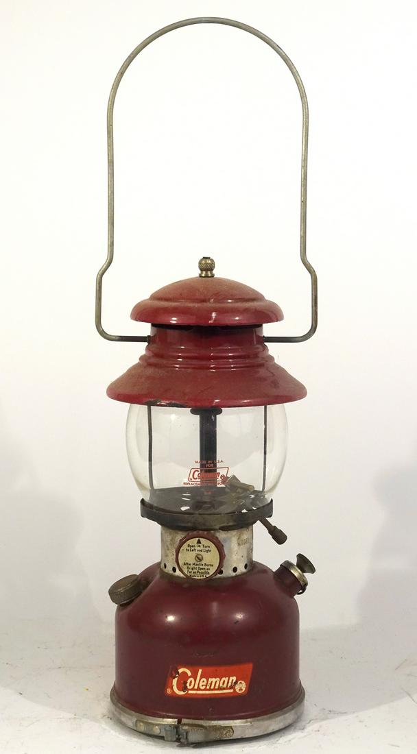 Coleman 200A camping lantern (1 of 2)