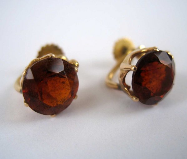 14k gold garnet screwback earrings, mid 20th C., g: 14k gold garnet screwback earrings, mid 20th C., garnets measure 10mm in diameter, unmarked, test 14k, weight 2.6 dwt/4.1 grams, no visible defects