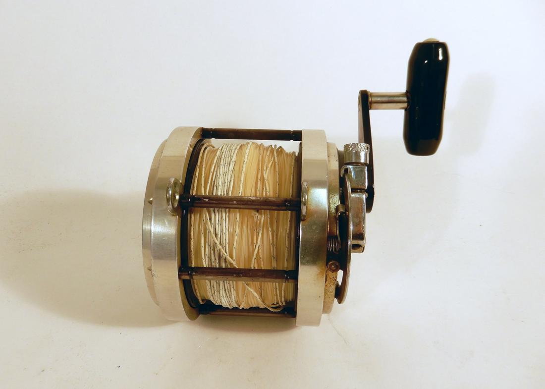 Fin-Nor 6A big game fishing reel (1 of 3)