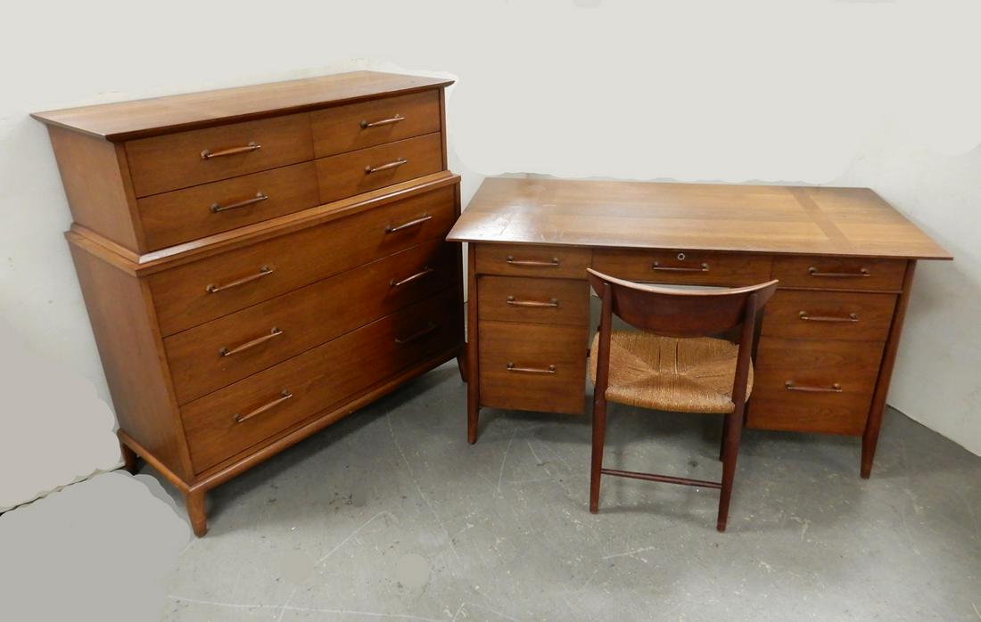 Henredon mid C. Modern walnut bedroom set (1 of 3)