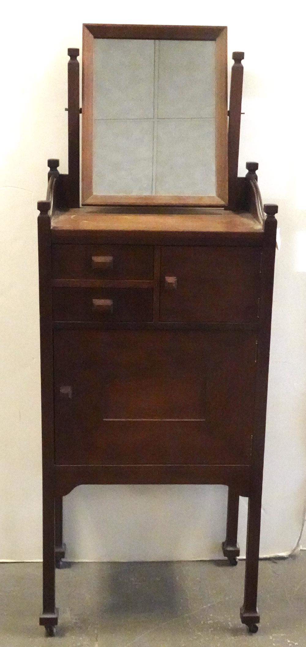 Berkey & Gay oak Arts and Crafts shaving stand (1 of 2)