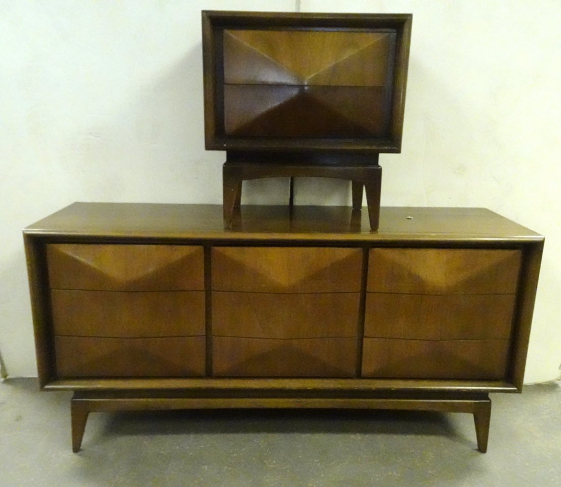 Walnut mid C. Modern two piece bedroom set (1 of 1)