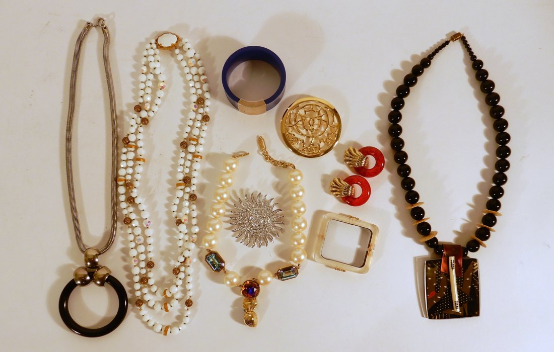 Signed designer costume jewelry (1 of 5)