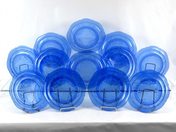 Set of twelve Hazel-Atlas "Royal Lace" dinner plate: Set of twelve Hazel-Atlas "Royal Lace" dinner plates, 10", early 20th C.