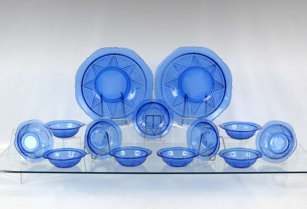 Grouping of Hazel-Atlas "Royal Lace" including two : Grouping of Hazel-Atlas "Royal Lace" including two large fruit bowls 10", and set of eleven 5 1/2" berry bowls, early 20th C.