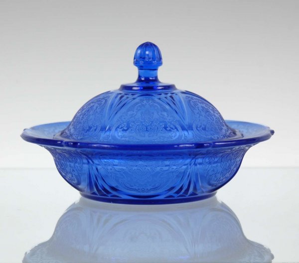 Hazel-Atlas "Royal Lace" round covered butter, earl: Hazel-Atlas "Royal Lace" round covered butter, early 20th C.