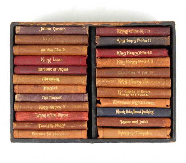 Complete set of Shakespeare's Works, miniature, lea: Complete set of Shakespeare's Works, miniature, leather bound, in case, edited, published by Knickerbocker Leather & Novelty Co., New York, marbled end papers, in original leather case, each book is 3