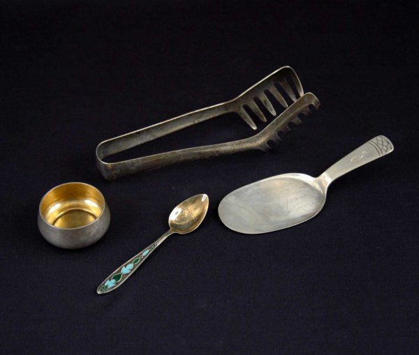 Grouping of sterling silver including asparagus to: Grouping of sterling silver including asparagus tongs marked Sterling 950 Kuyeda (Japan), 7 1/4", 2.735 troy oz; Tiffany & Co. master salt with gold wash interior 1" high x 2" diameter, 1956-65 date m