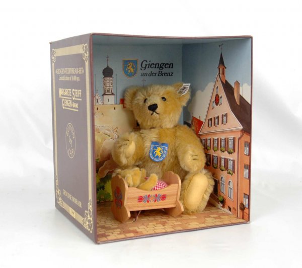 Steiff Giengen-Teddybear-Set (mother bear and baby: Steiff Giengen-Teddybear-Set (mother bear and baby in cradle) in original box, limited edition of 16,000