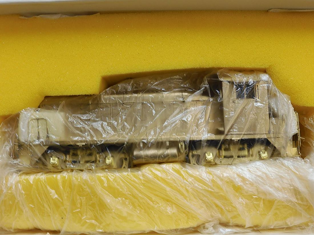 Brass HO gauge EMD SW-9  1200 HP diesel engine (1 of 3)