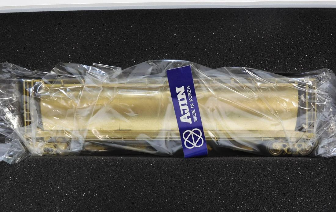 Brass HO gauge Hawker- Siddely Cylindrical Covered (1 of 3)