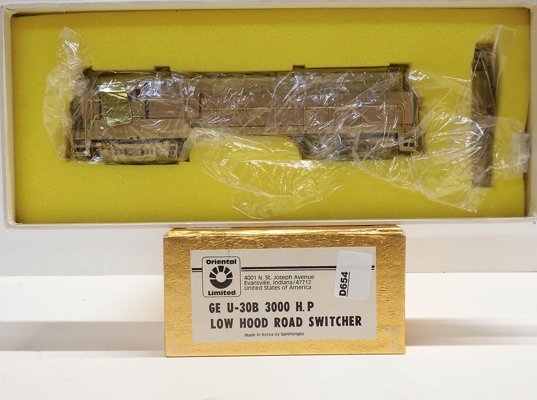 Brass HO gauge GE U-30B 3000HP Low Hood Road diesel (1 of 2)