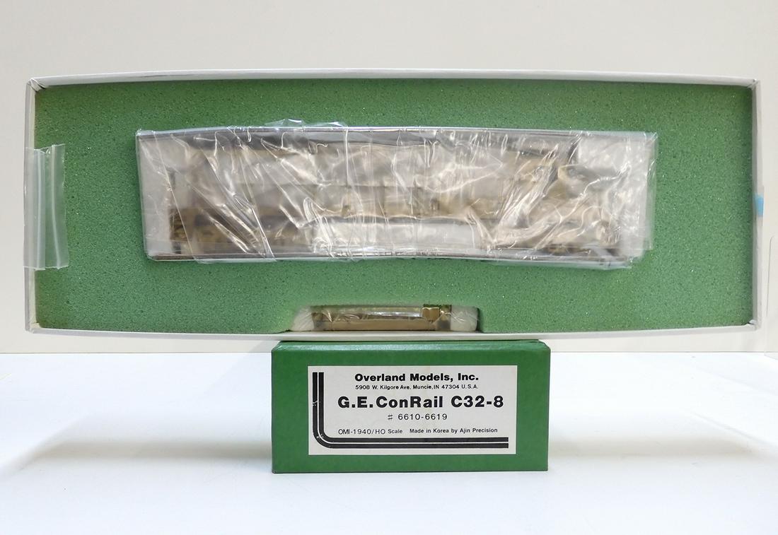 Brass HO gauge GE Conrail C32-8 diesel engine (1 of 4)