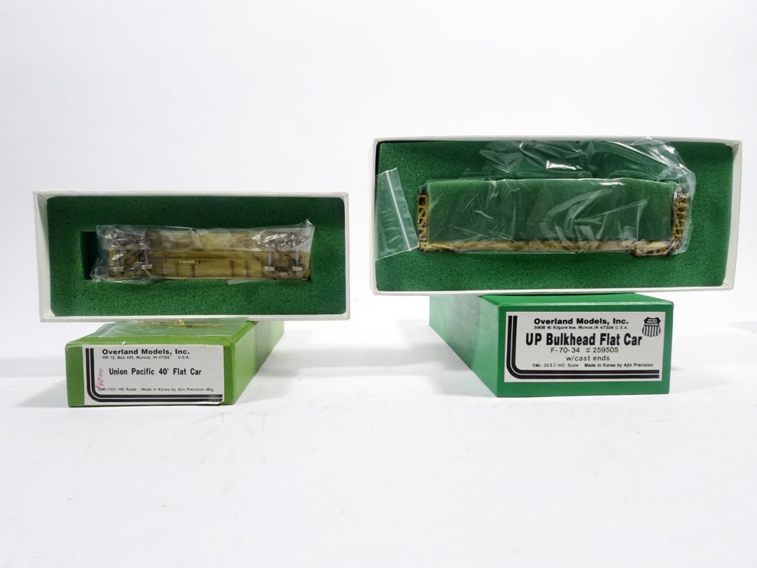 Two brass HO gauge flat cars in original boxes (1 of 2)