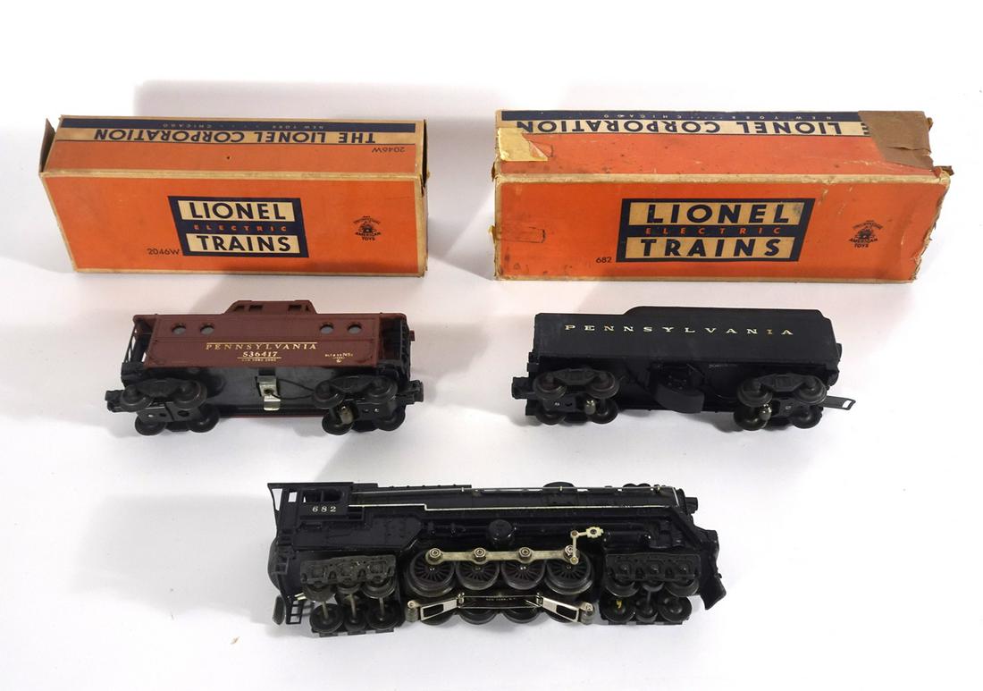 1950's Lionel O gauge #682 Steam engine and tender with (1 of 7)