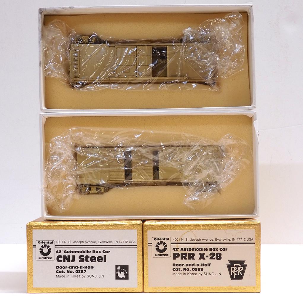 Two brass HO gauge box cars in original boxes (1 of 2)