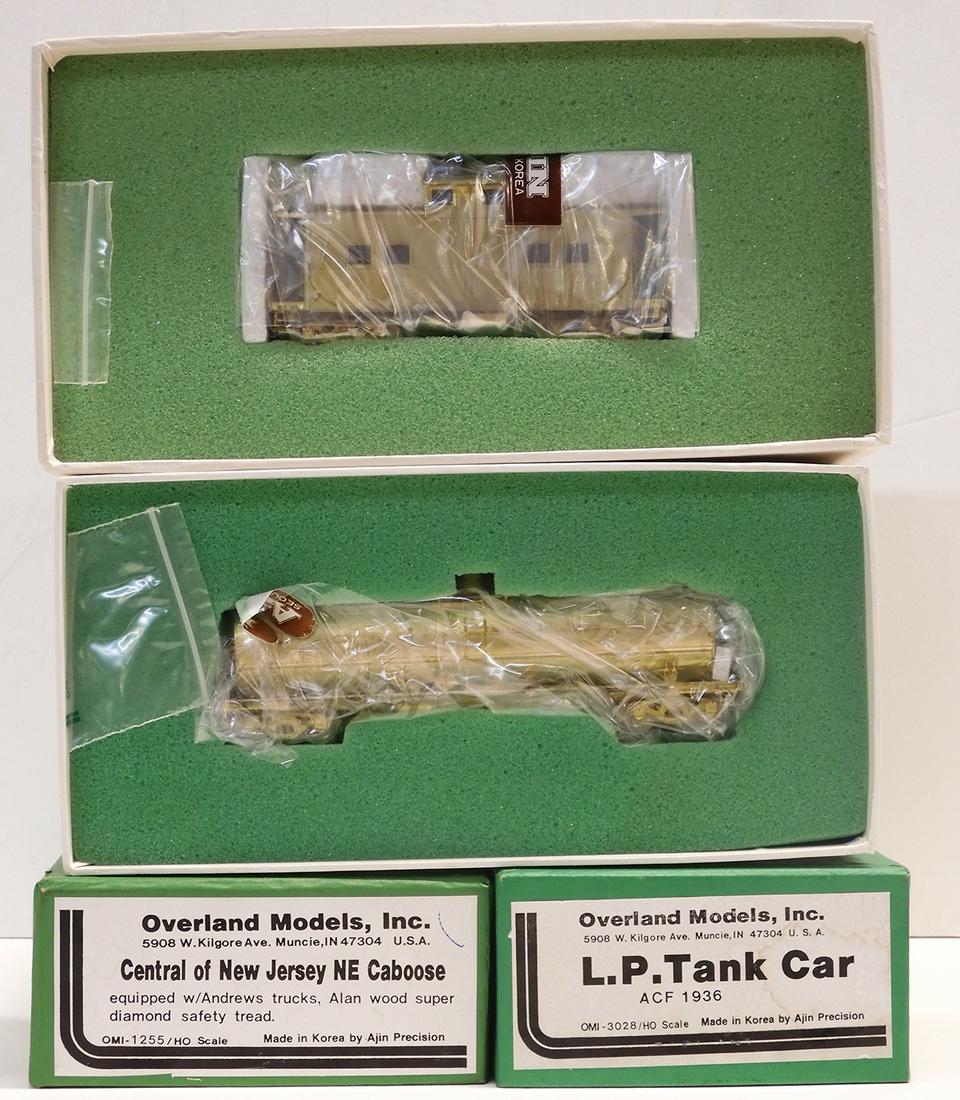 Two brass HO gauge freight cars in original boxes (1 of 3)
