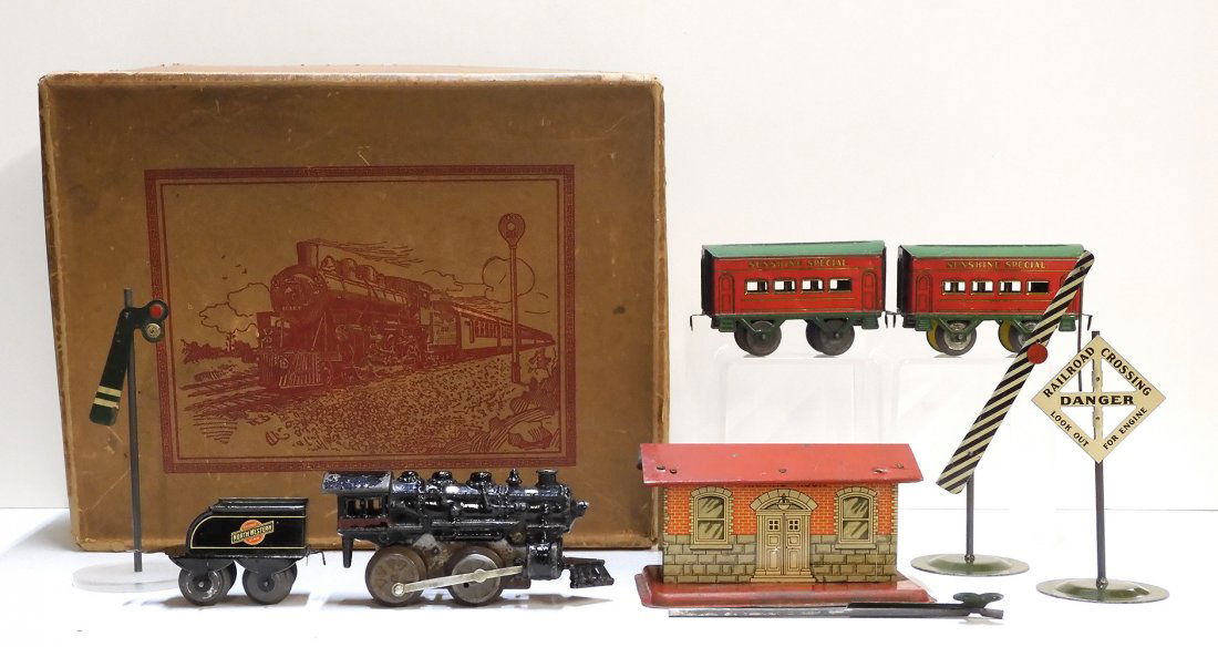 1920's Hafner wind-up Sunshine Special set with extra (1 of 20)