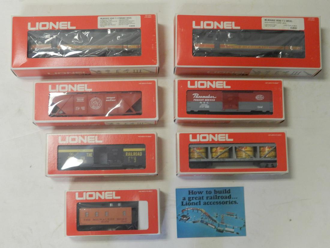 Lionel  Milwaukee Road Special Service Station freight (1 of 2)