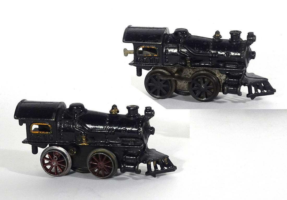Two 1920's-1930's American Flyer #AF 10 wind-up steam (1 of 3)