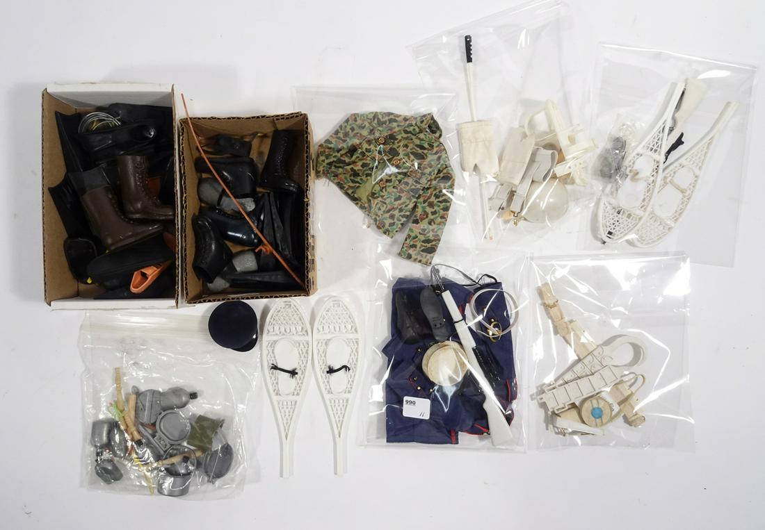 1960's GI Joe Hasbro outfits and accessories: 1960's GI Joe Hasbro outfits and accessories including Dress Parade and Ski Patrol clothes and accessories