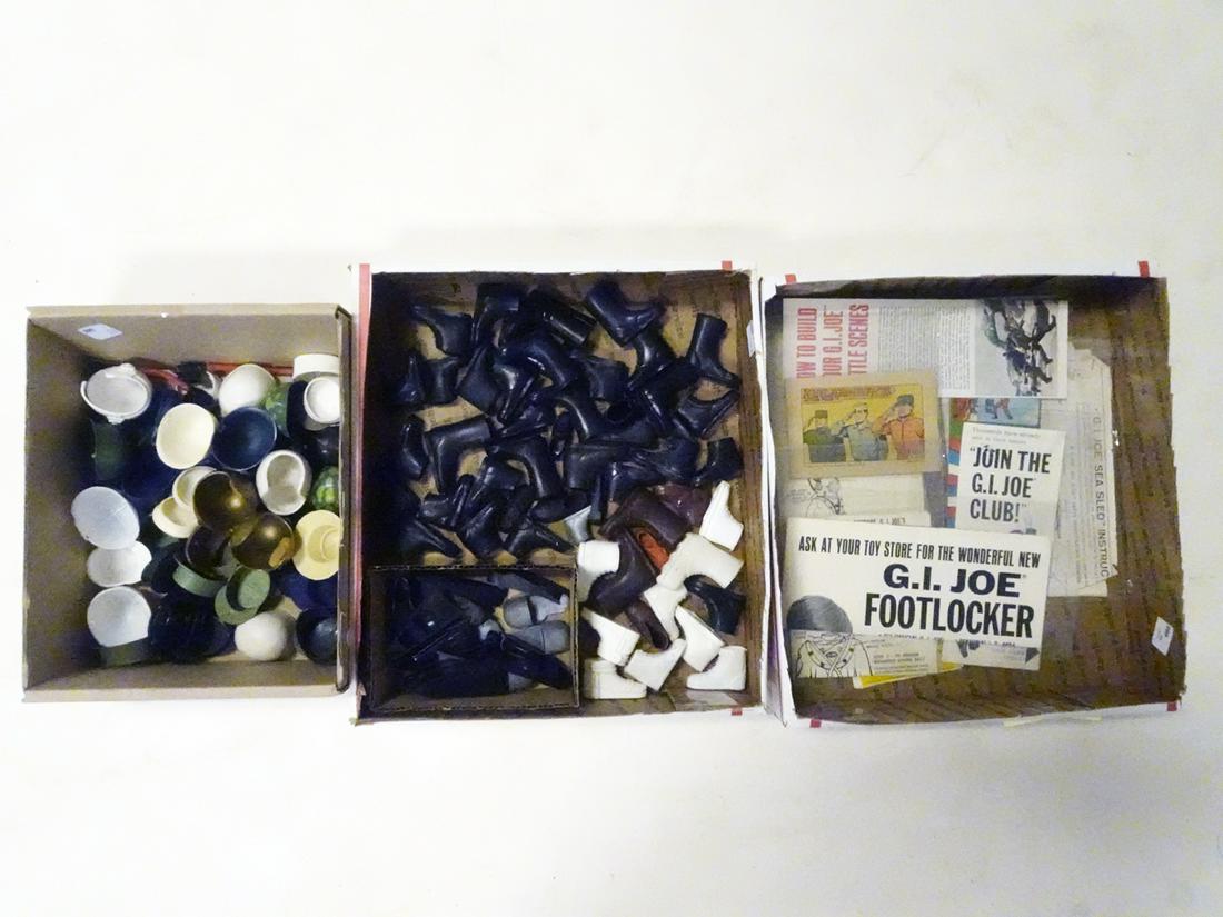 Vintage mostly 1960's GI Joe action figure accessories (1 of 4)