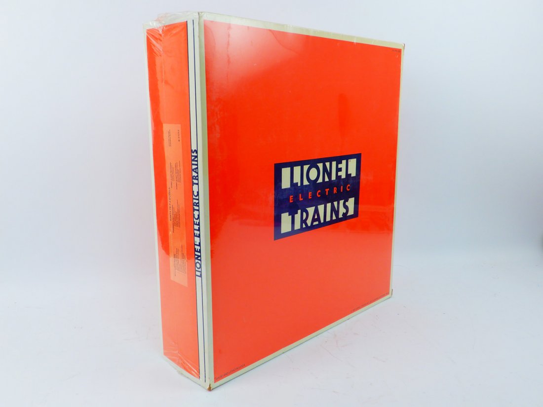 Modern era Lionel O gauge Santa Fe A-B-A diesels (1 of 2)