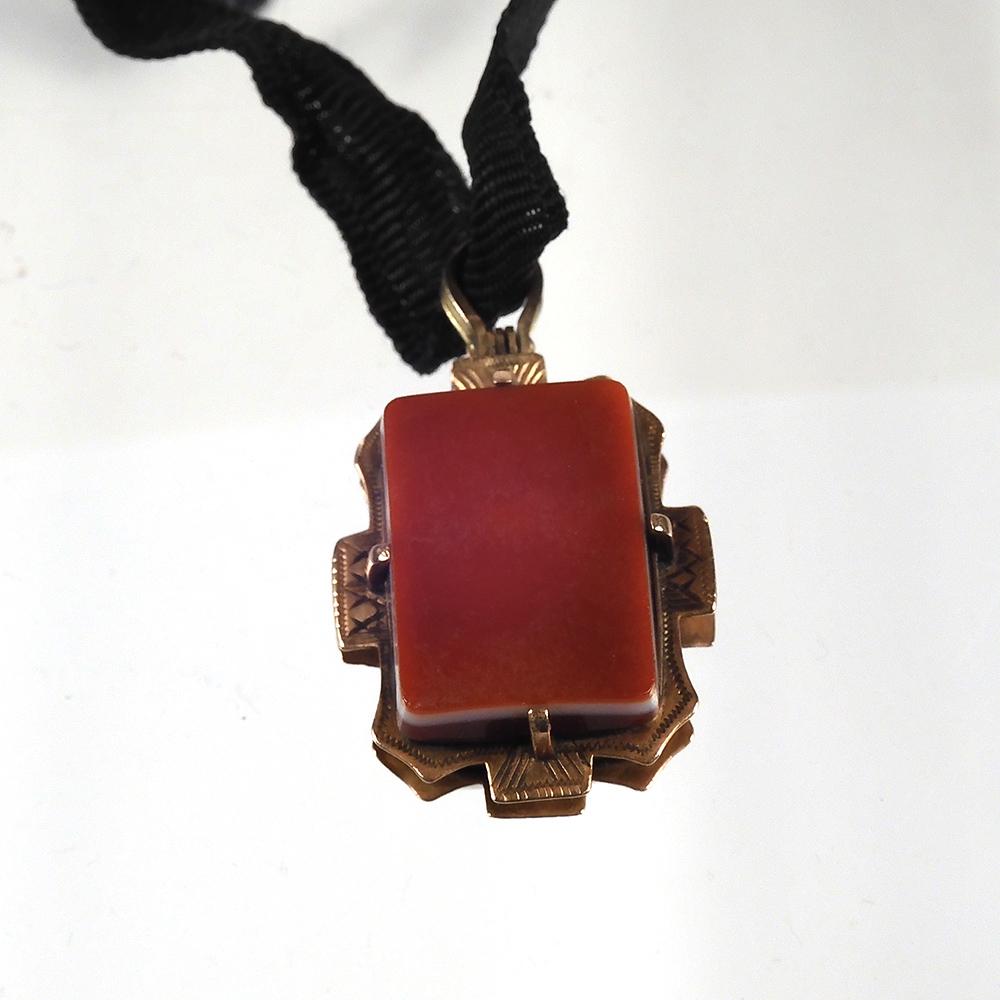 Victorian banded Agate Gold Locket (1 of 6)