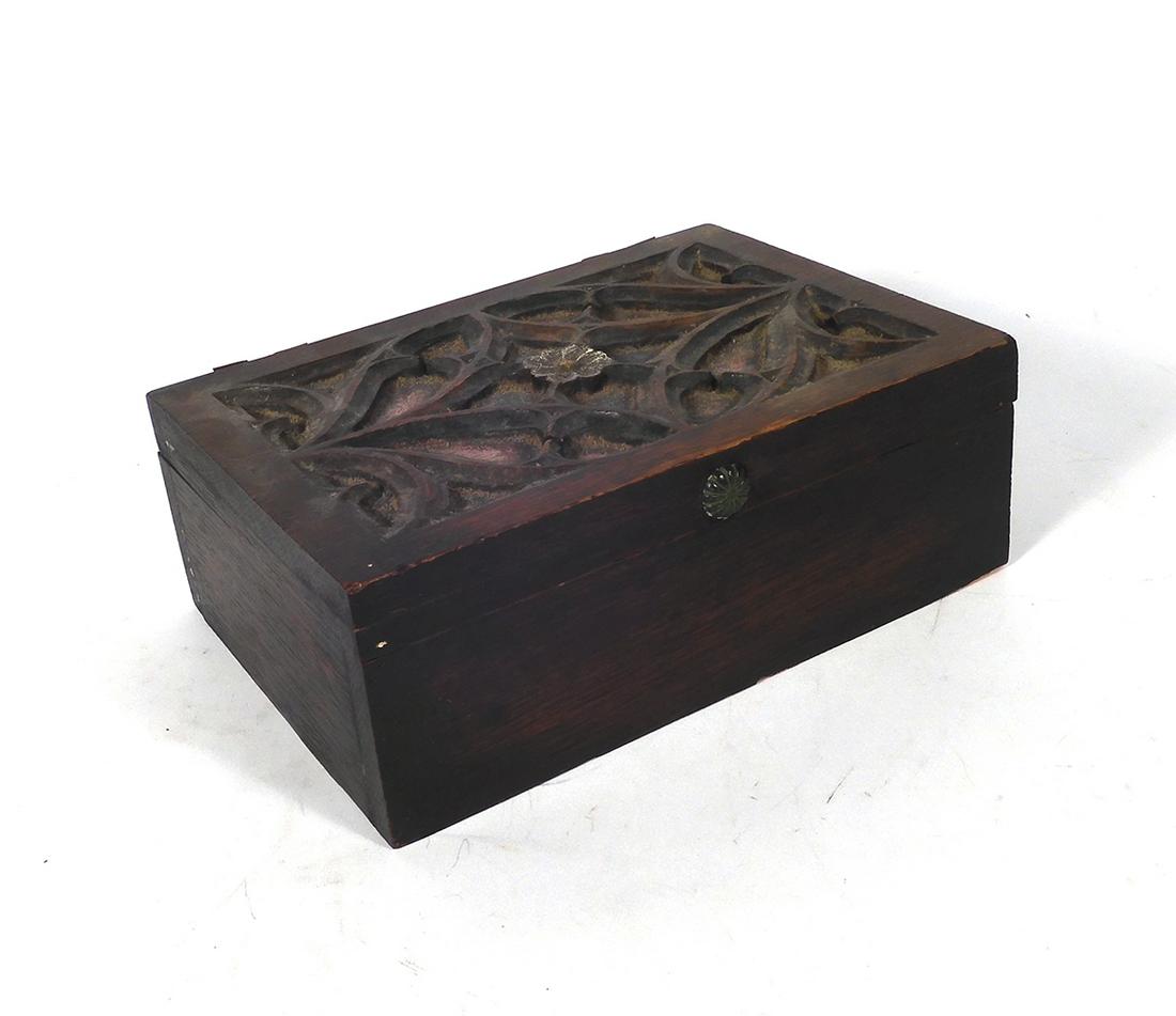 Arts and Crafts Era Oak Box (1 of 4)