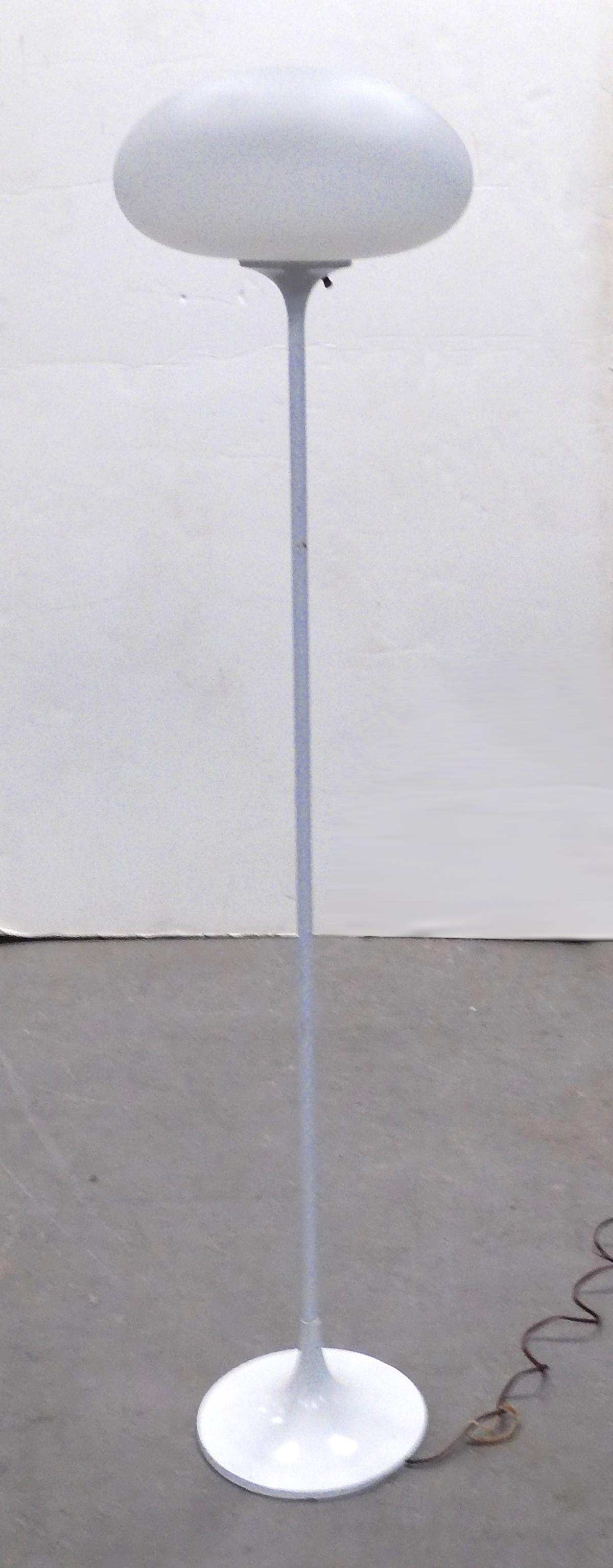 Laurel Lamp Company Floor Lamp (1 of 1)