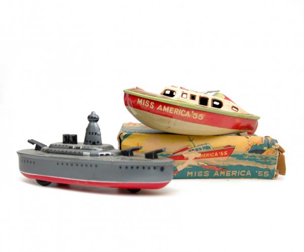 Miss America putt-putt cabin cruiser by Linemar wit: Miss America putt-putt cabin cruiser by Linemar with original box, burner and straw, and tin friction ship marked Made in Japan