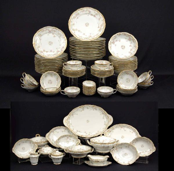 Set of Theodore Haviland Limoges France dinnerware: Set of Theodore Haviland Limoges France dinnerware, including twelve dinner plates 9 5/8" diameter, twelve salad plates 8 5/8" diameter, nine bowls 7 3/8" diameter, nine berry bowls 5" diameter, twelv