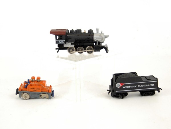 Tyco H.O. engine and tender, Lionel Lines H.O. tra: Tyco H.O. engine and tender, Lionel Lines H.O. track maintenance machine