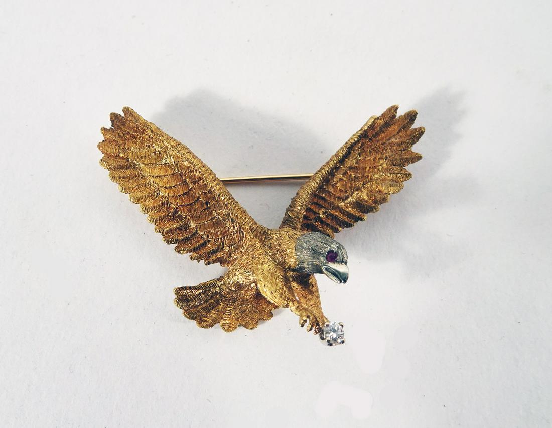 18K Yellow Gold Eagle Pin with Diamond (1 of 2)